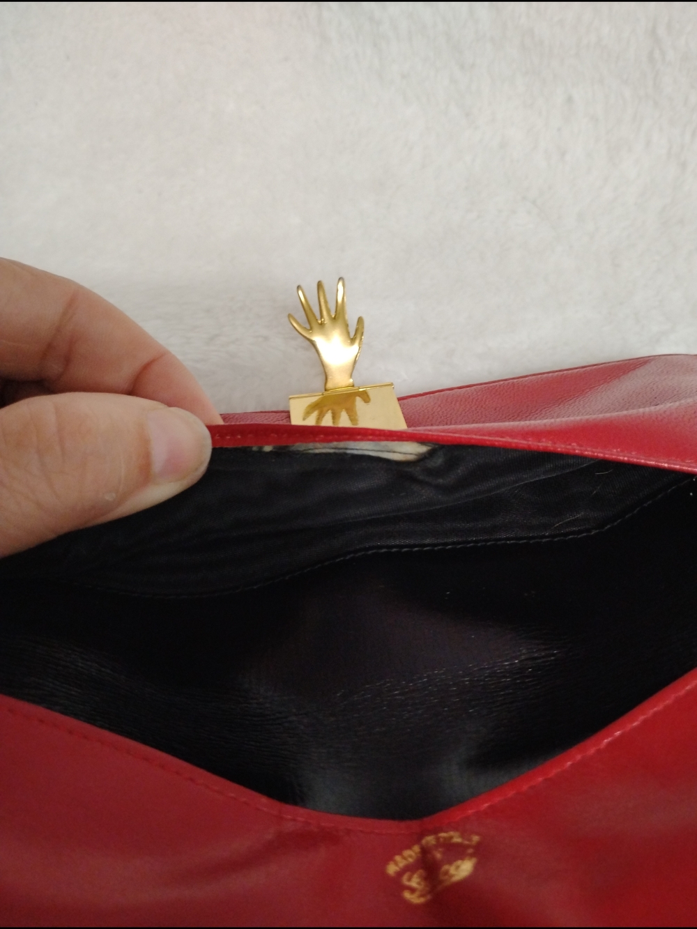 Vintage Gucci Leather " Hand of Gucci"  Clasp Wallet  Circa 1970s - Picture 9 of 15